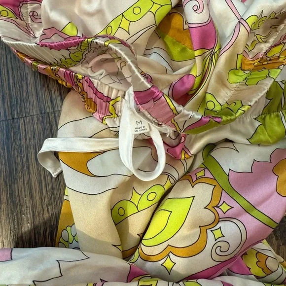 Bedhead Pajamas X Trina Turk Floral-print Silk
Pajama Set In Popart Floral - Picture 6 of 9